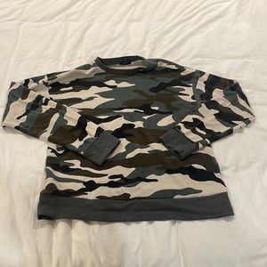 Camo crew neck sweatshirt